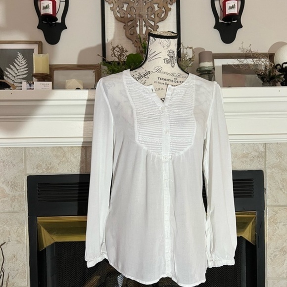 Spense White Bib Style Button Down Top - Picture 8 of 15
